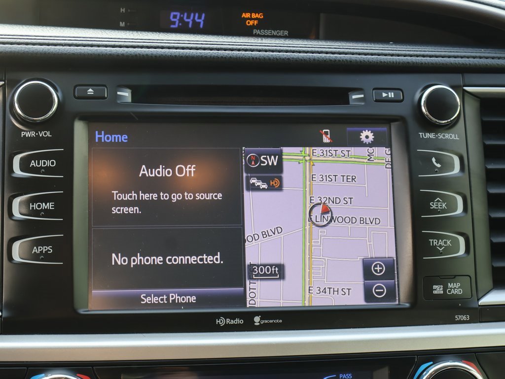 Used 2015 Toyota Highlander XLE image 28