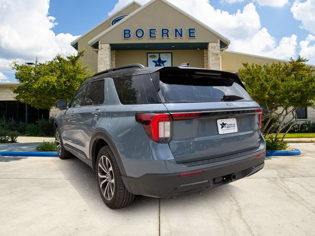 Used 2025 Ford Explorer ST-Line AWD/4WD image 3