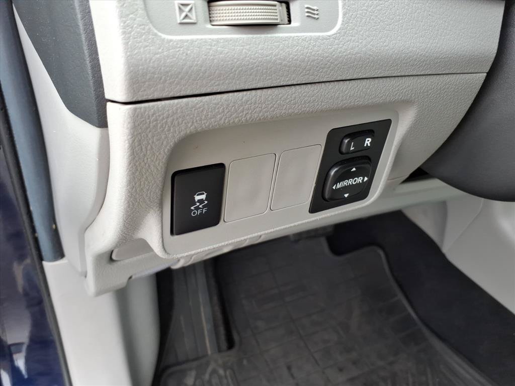 Used 2013 Toyota Corolla LE w/ Premium Pkg FWD image 26