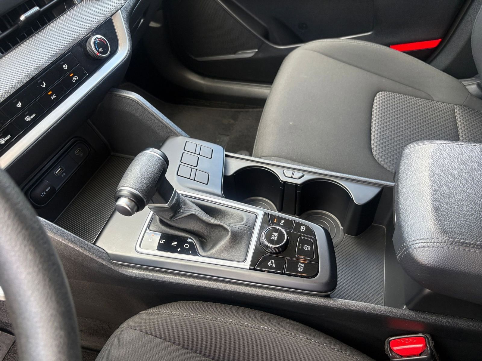 Used 2025 Kia Sportage LX image 39