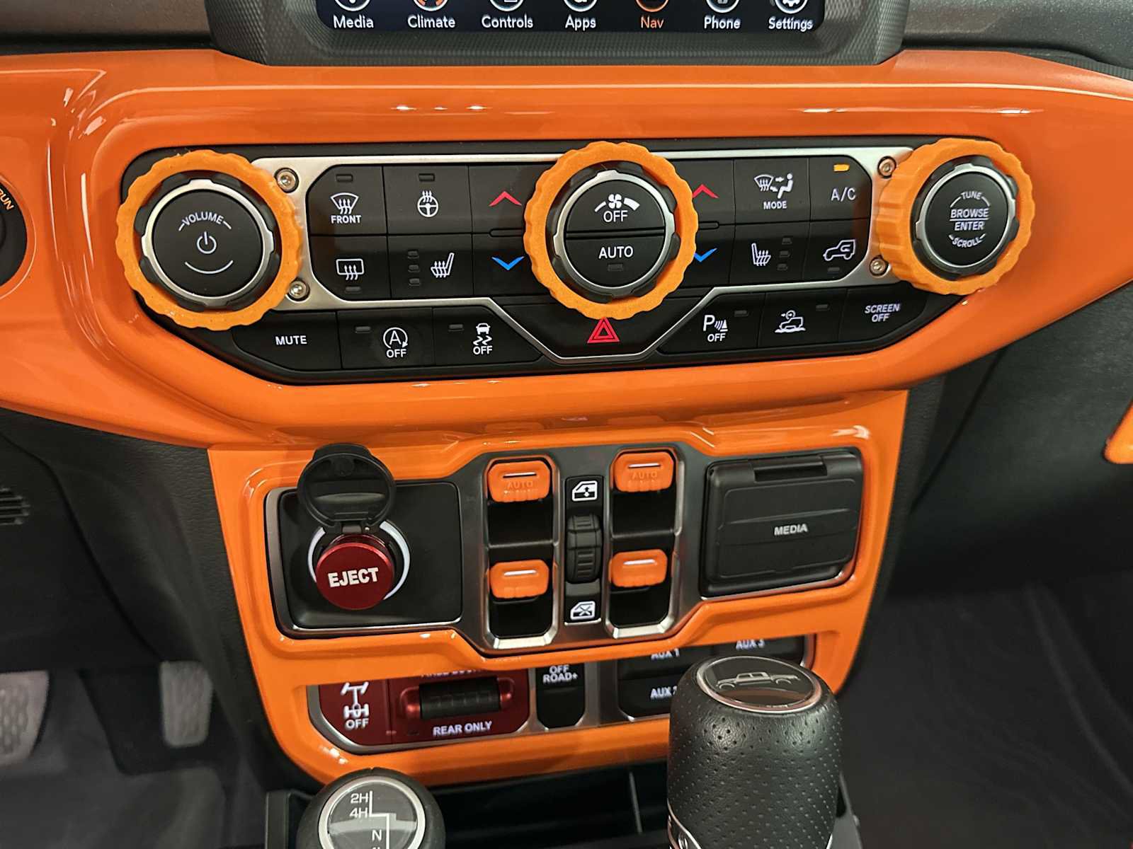 Used 2023 Jeep Gladiator Mojave w/ LED Lighting Group image 17