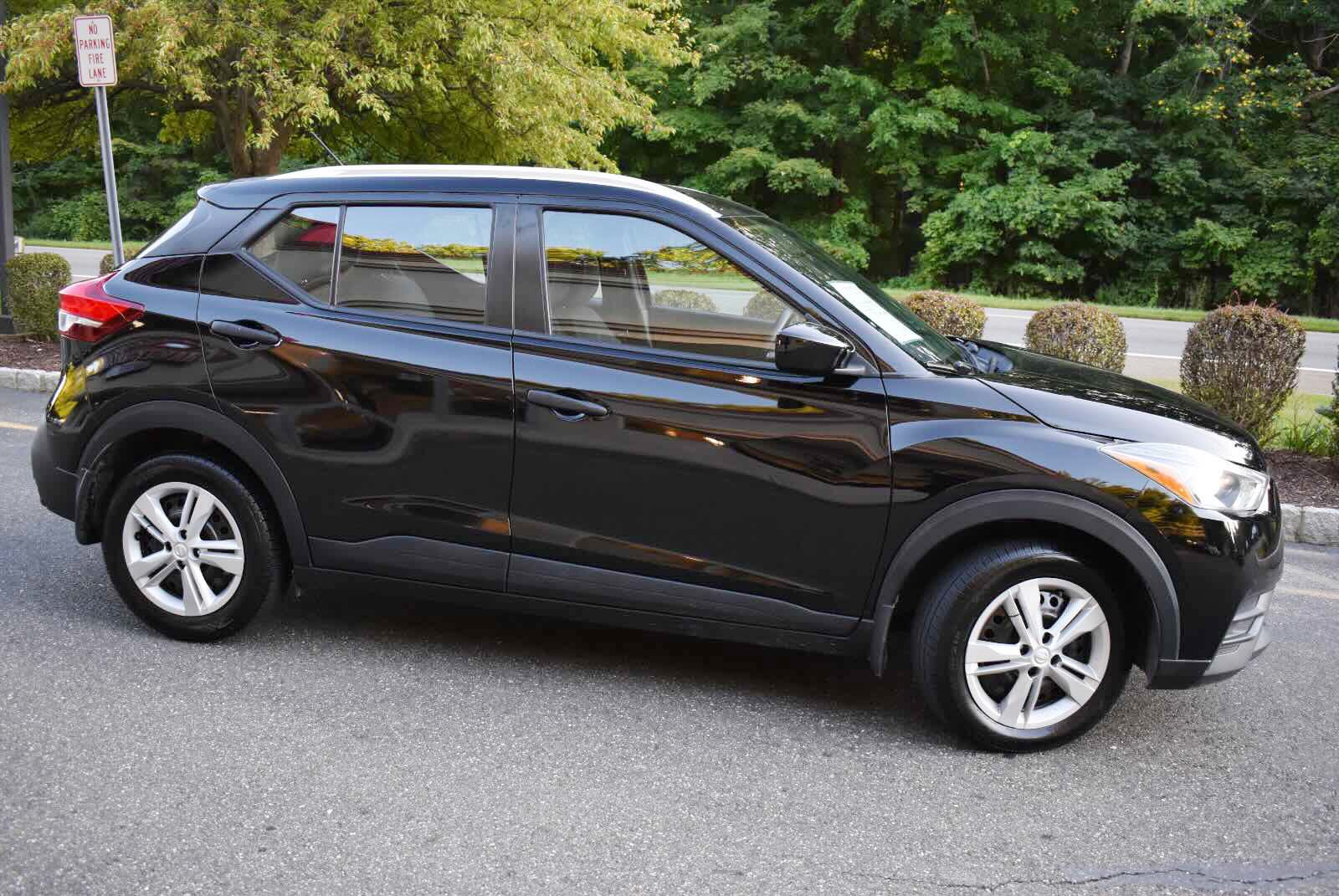 Used 2018 Nissan Kicks S FWD image 3