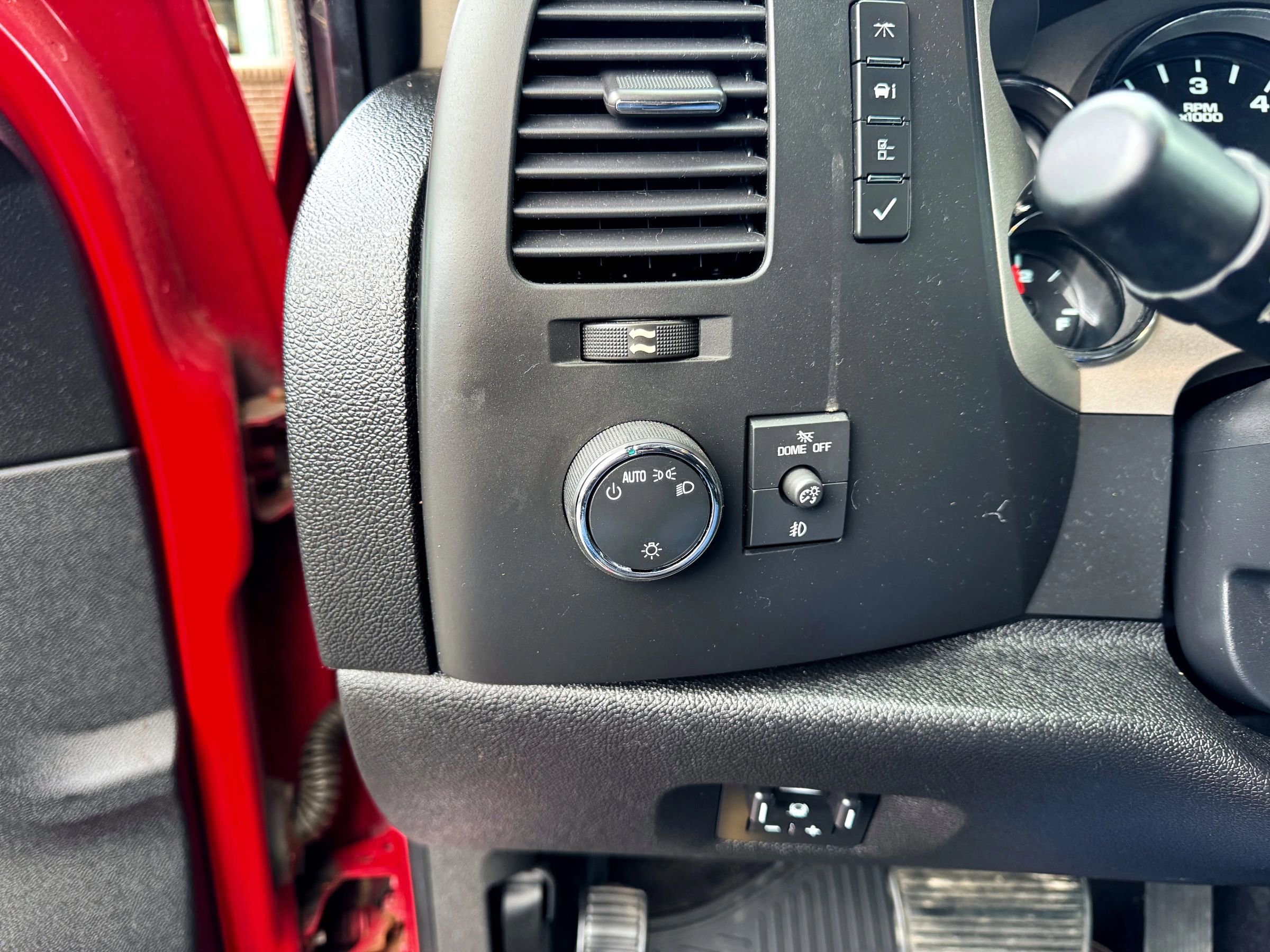 Used 2012 Chevrolet Silverado 2500 LT w/ Interior Plus Package image 17