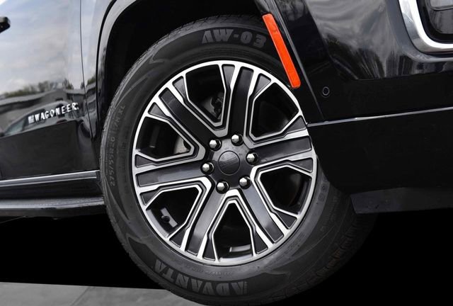 Used 2024 Jeep Wagoneer Series II w/ Flexible Seating Group image 3