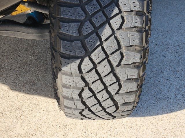 Used 2024 Chevrolet Silverado 1500 ZR2 w/ Technology Package image 18