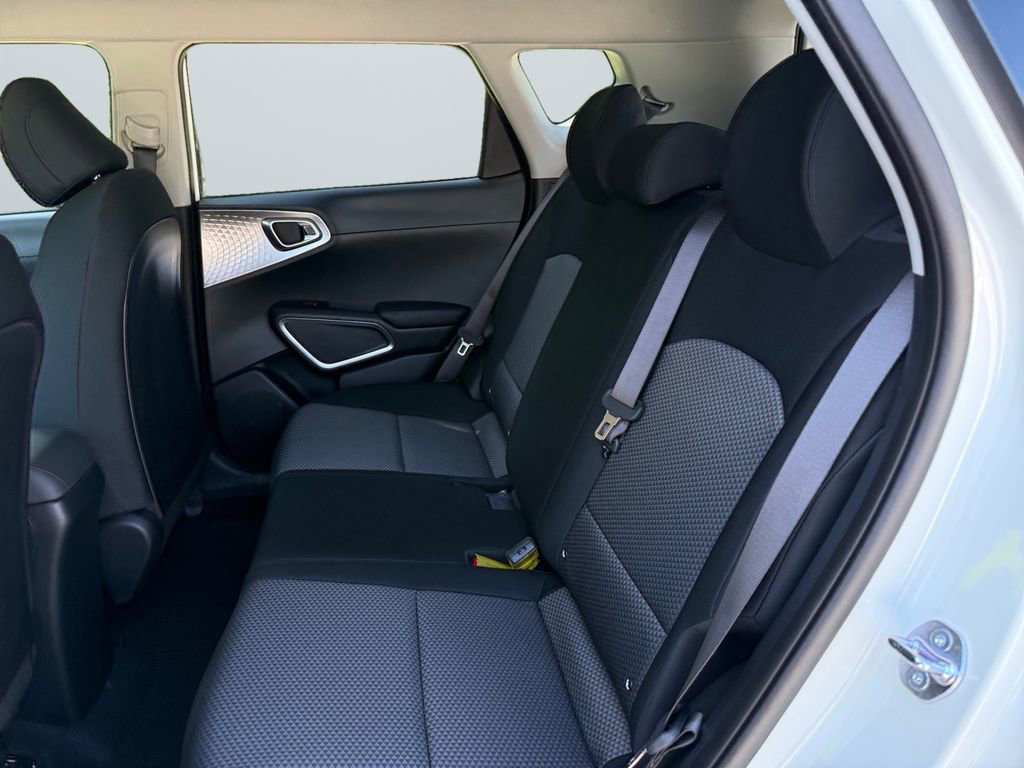 New 2025 Kia Soul LX image 13