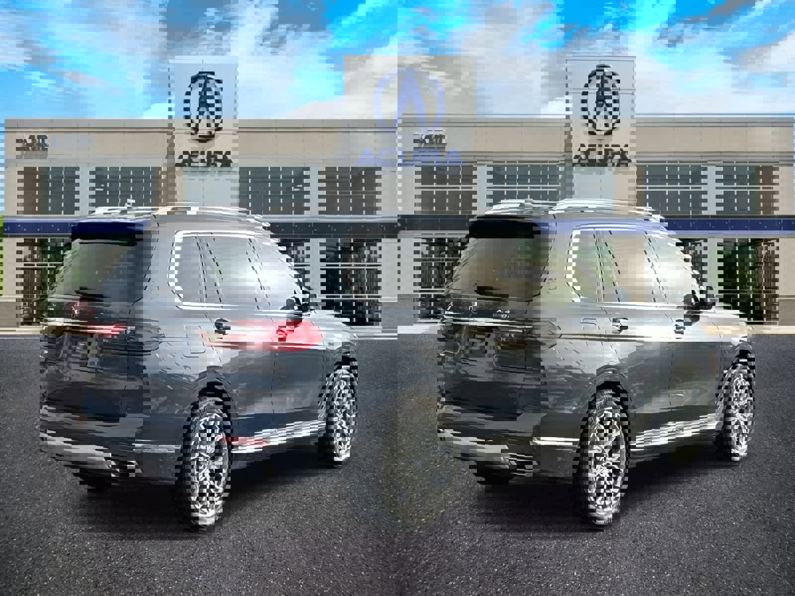 Used 2021 BMW X7 xDrive40i w/ Cold Weather Package image 5