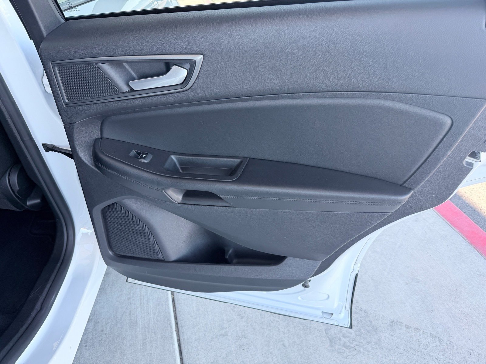 Used 2022 Ford Edge SE w/ Black Appearance Package image 22