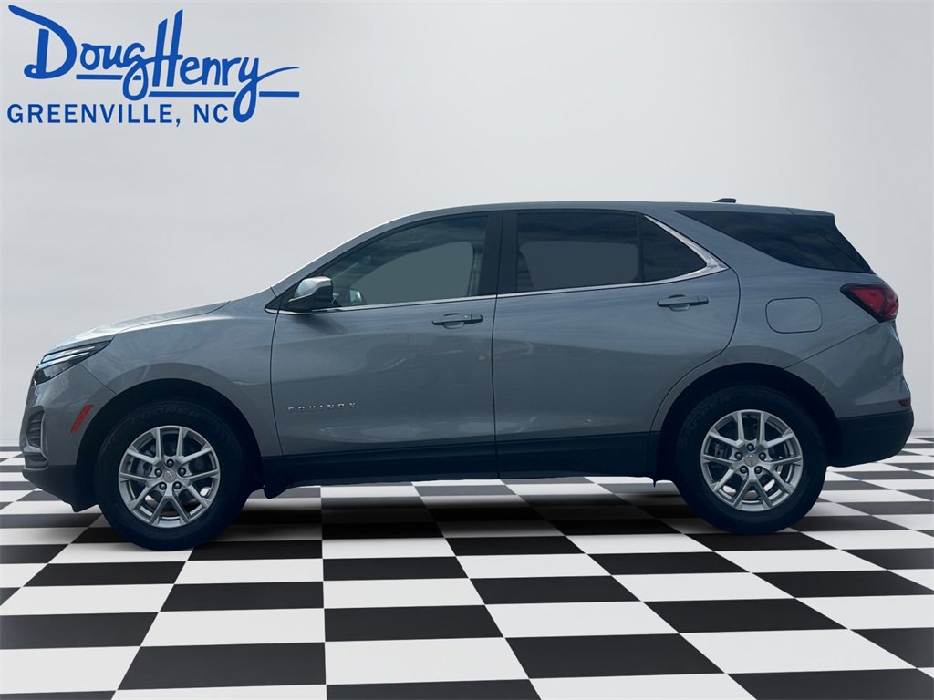 Used 2023 Chevrolet Equinox LT w/ Driver Convenience Package image 2
