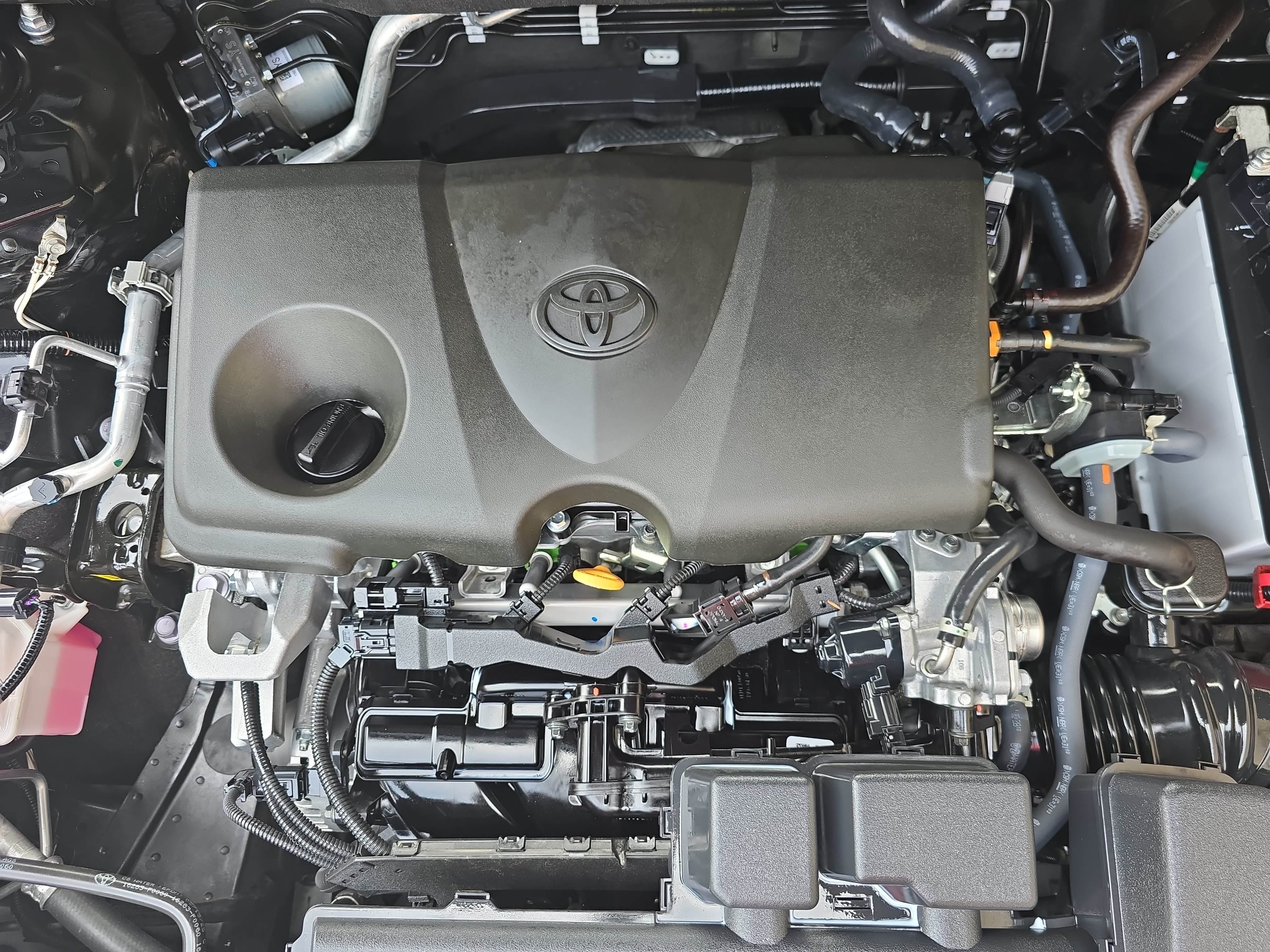 Used 2025 Toyota RAV4 XLE w/ Convenience Package FWD image 30