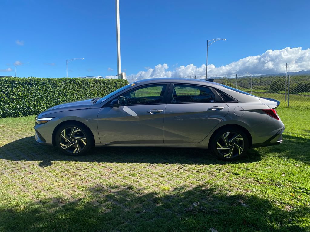 Used 2025 Hyundai Elantra Sport FWD image 22