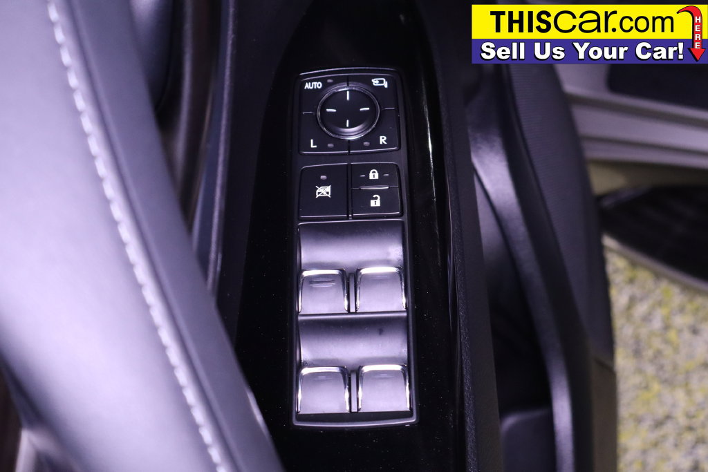 Used 2020 Lexus LX 570 4WD w/ Luxury Package image 42