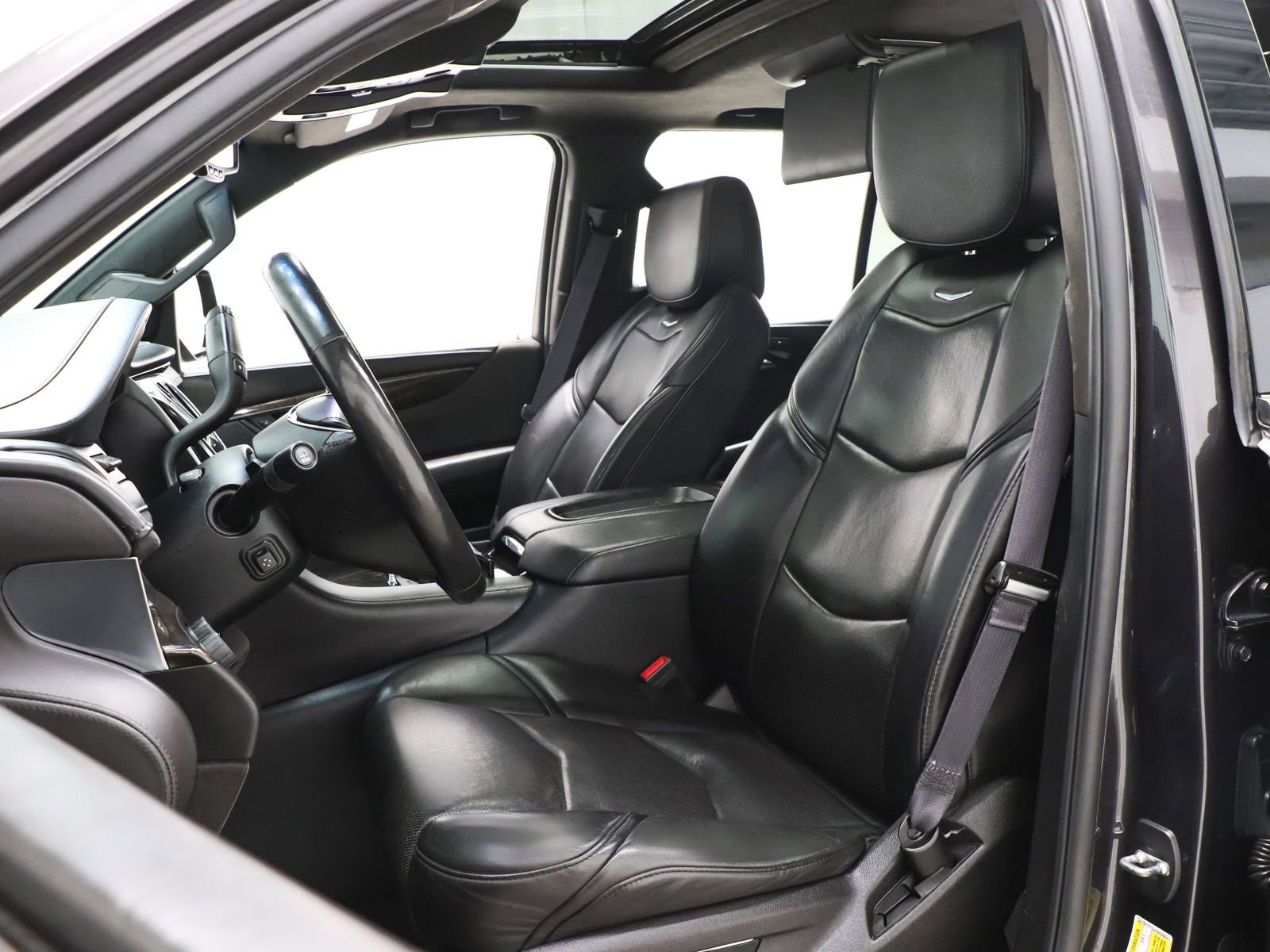 Used 2016 Cadillac Escalade Platinum image 21