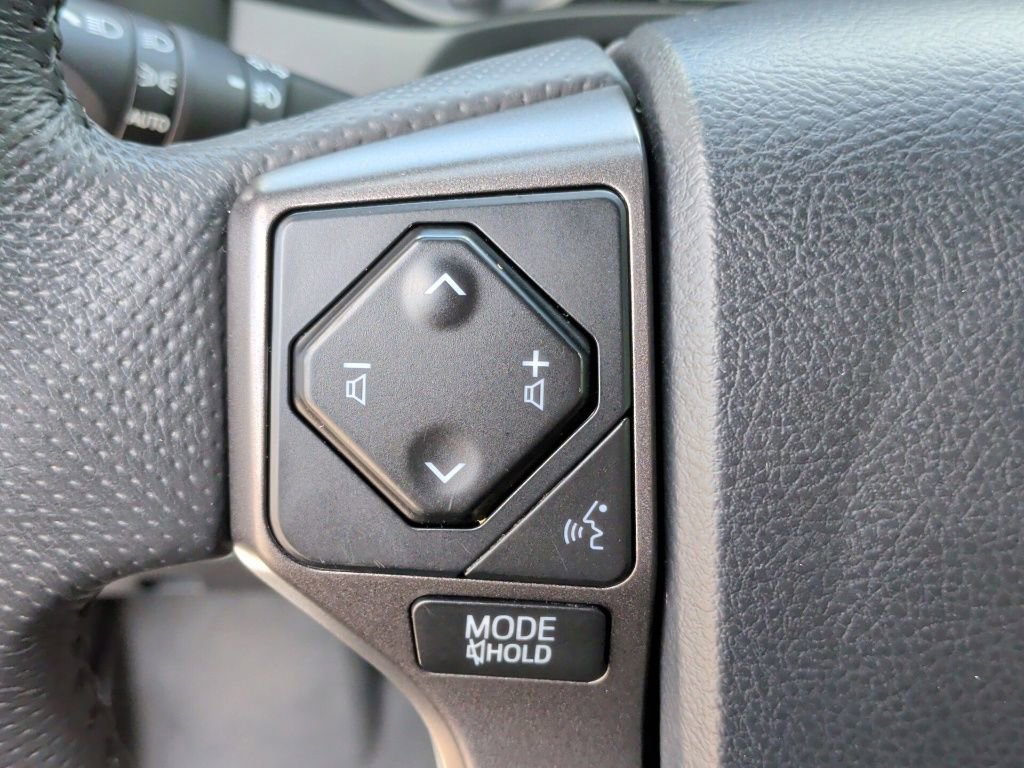 Used 2017 Toyota Tacoma TRD Sport w/ Premium & Technology Package image 17