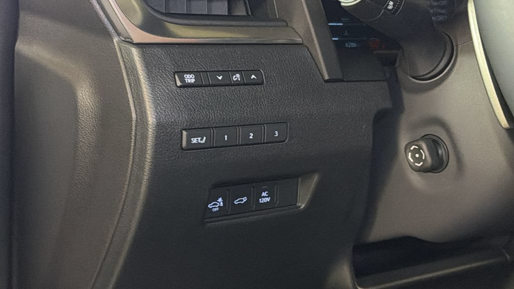 Used 2024 Lexus GX 550 w/ Accessory Package (Z1) AWD/4WD image 24