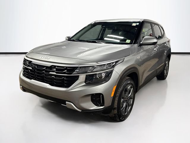 Used 2024 Kia Seltos LX image 3