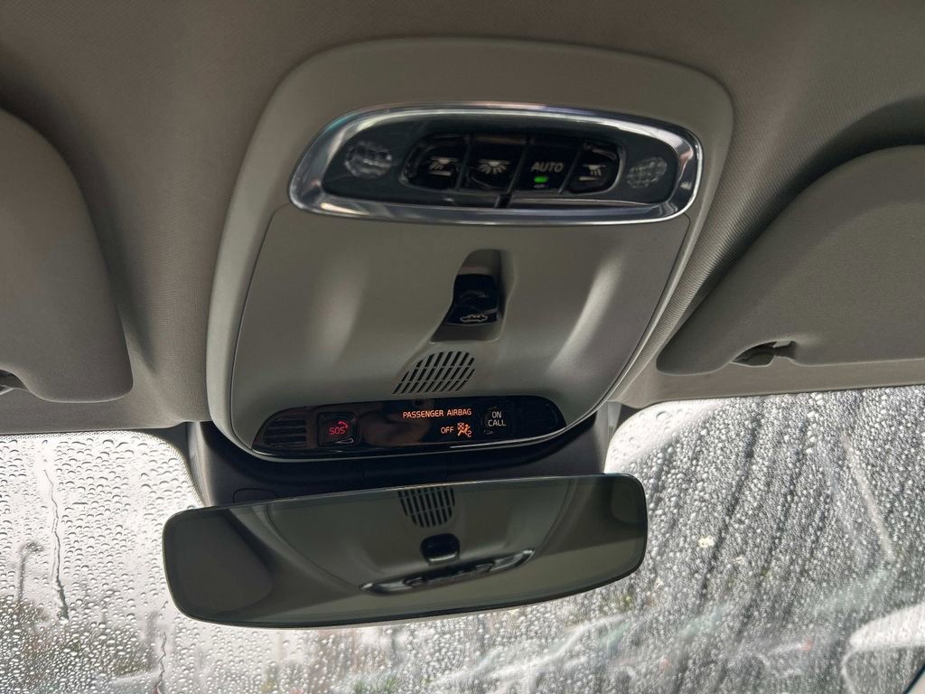 Used 2022 Volvo S60 B5 Inscription image 31