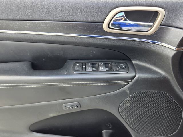 Used 2015 Jeep Grand Cherokee Limited w/ Luxury Group II image 25