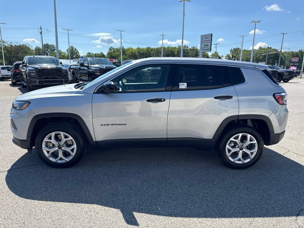 Used 2025 Jeep Compass Sport AWD/4WD image 8
