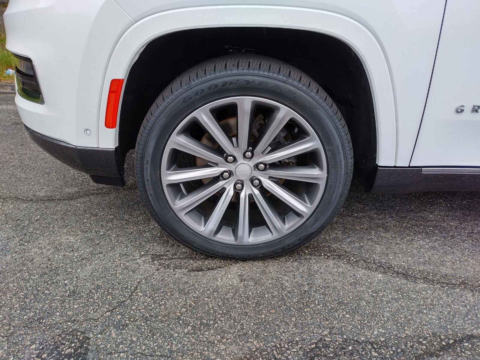 Used 2022 Jeep Grand Wagoneer Series II w/ Convenience Group III image 6