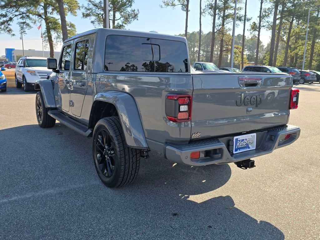 Used 2022 Jeep Gladiator Overland video 3