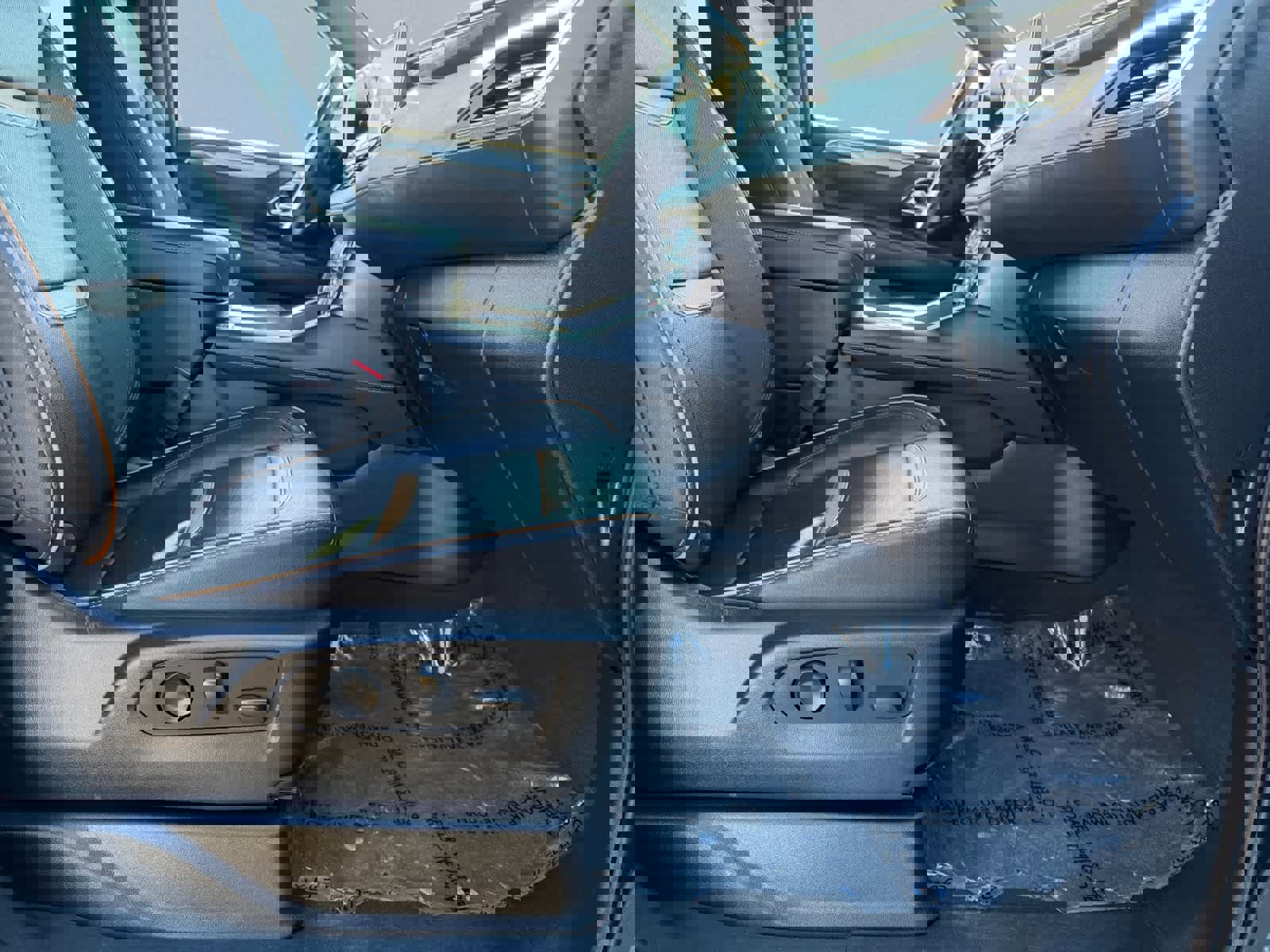 Used 2023 GMC Yukon AT4 w/ AT4 Premium Package image 39