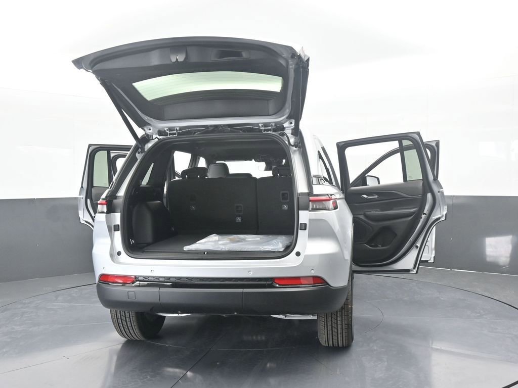 New 2025 Jeep Grand Cherokee Altitude image 68