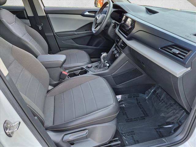 Used 2023 Volkswagen Taos SE w/ Panoramic Sunroof Package AWD/4WD image 21