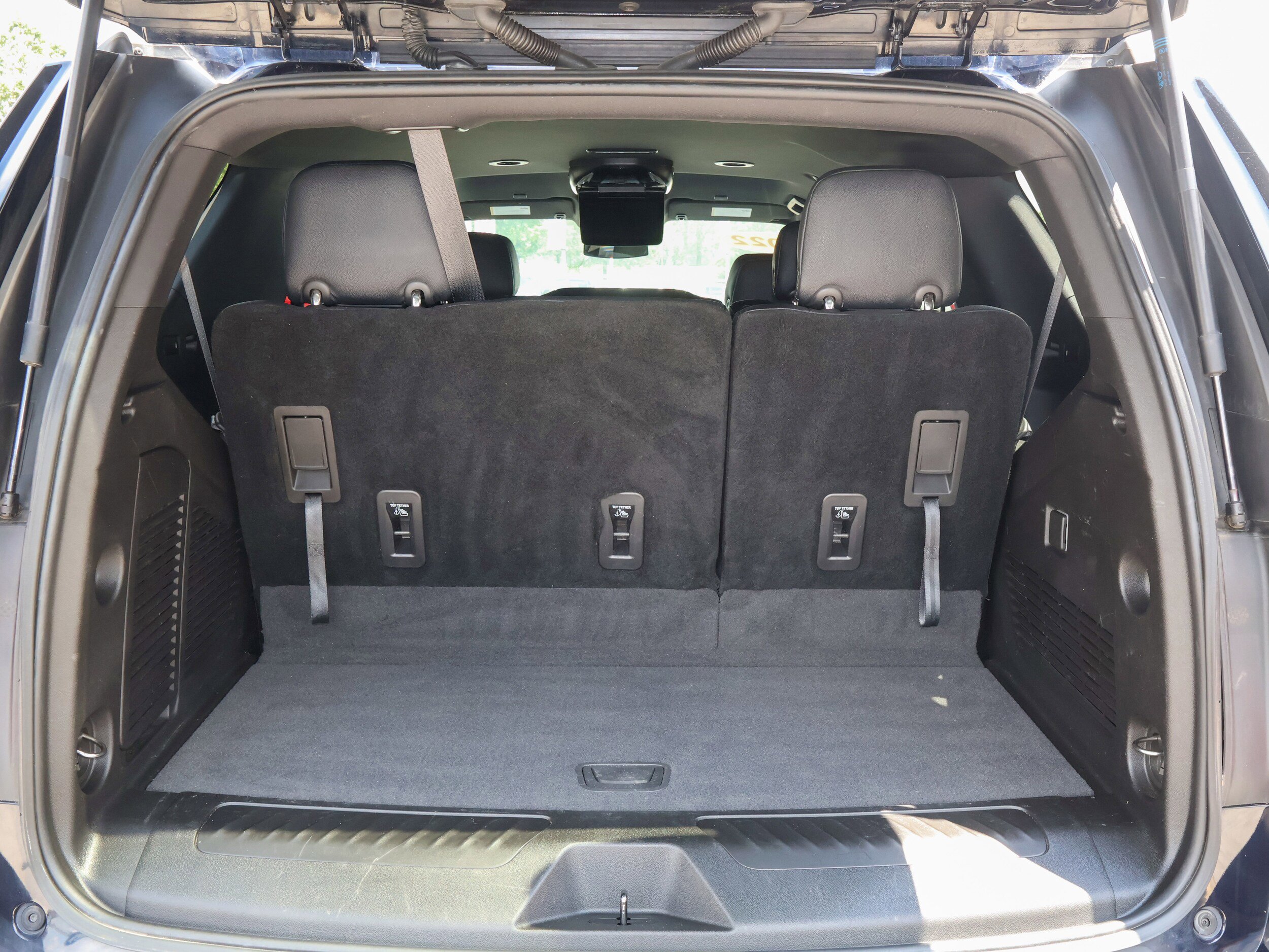Used 2022 GMC Yukon SLE RWD image 9