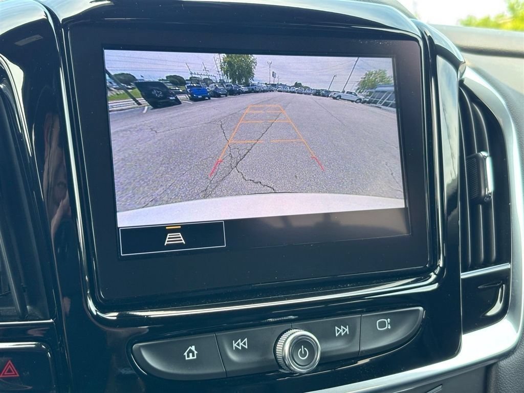 Used 2023 Chevrolet Traverse LT AWD/4WD image 19