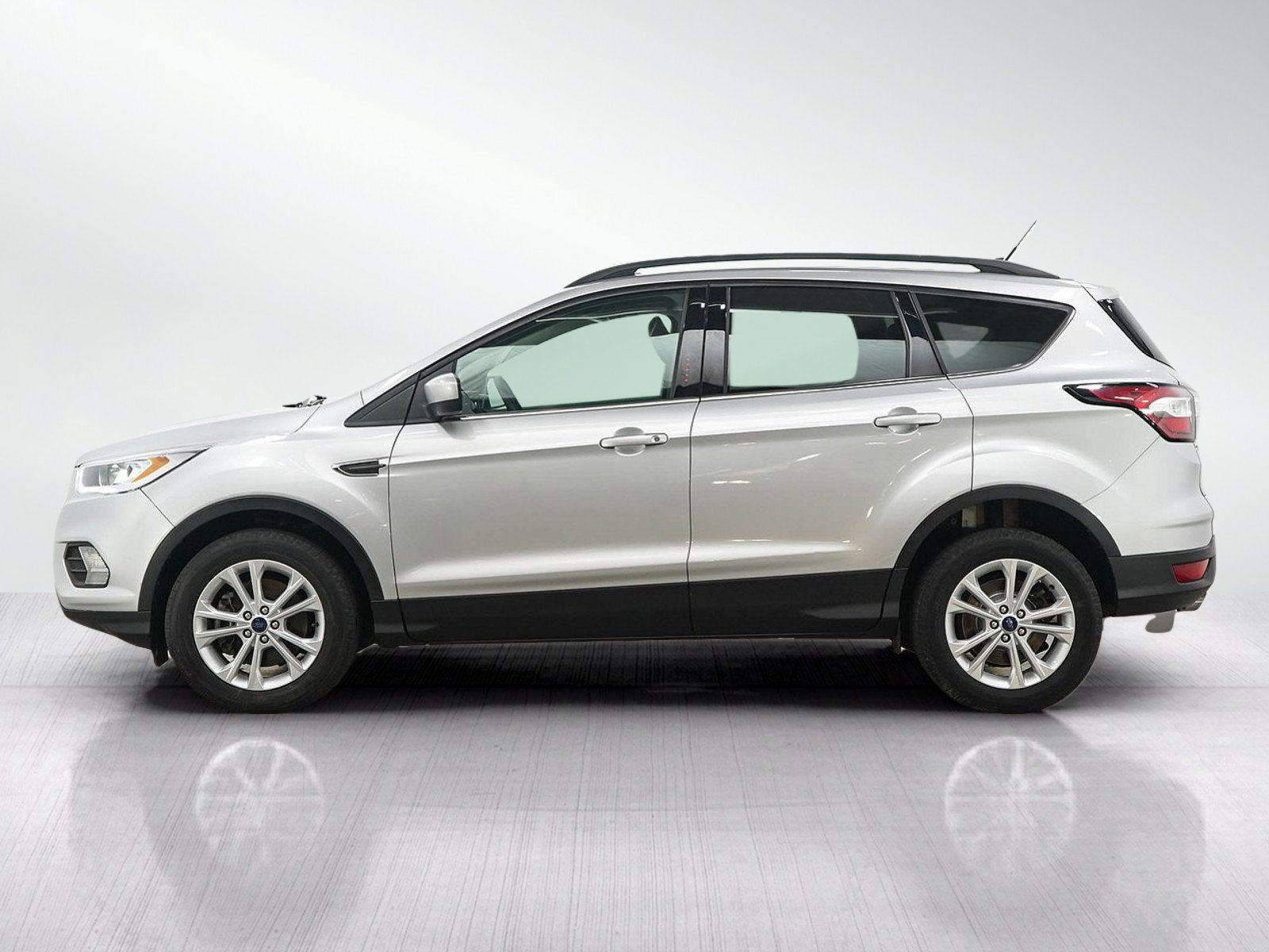 Used 2018 Ford Escape SEL AWD/4WD image 2