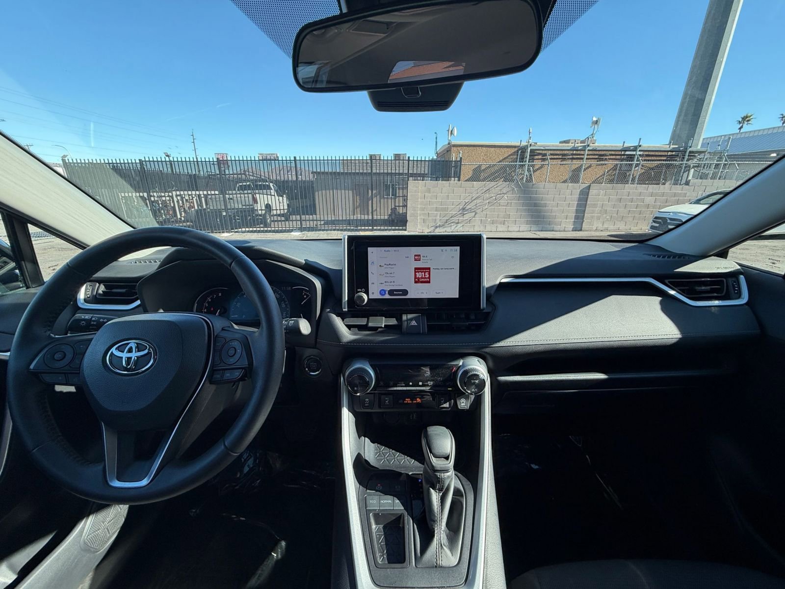 Used 2025 Toyota RAV4 XLE image 32