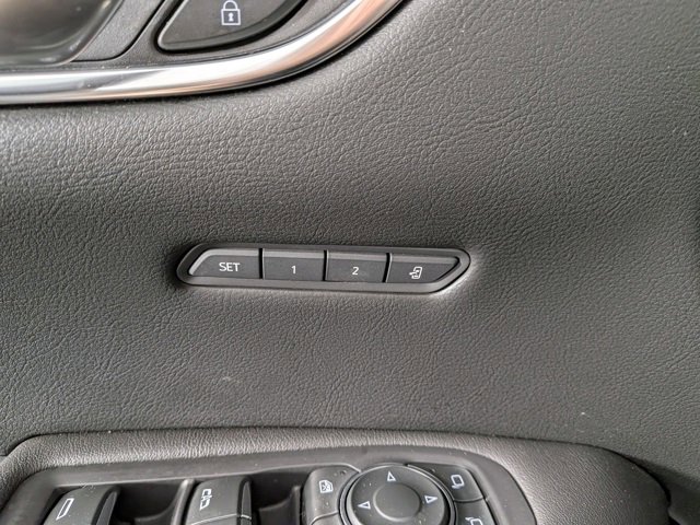 Certified 2022 Cadillac XT5 Premium Luxury image 11