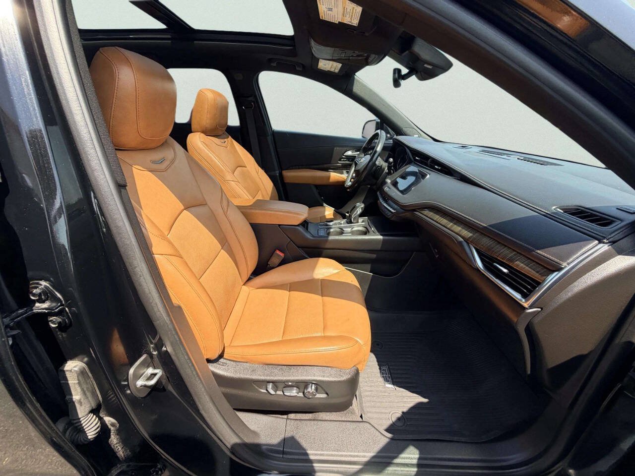 Used 2019 Cadillac XT4 Premium Luxury FWD image 32