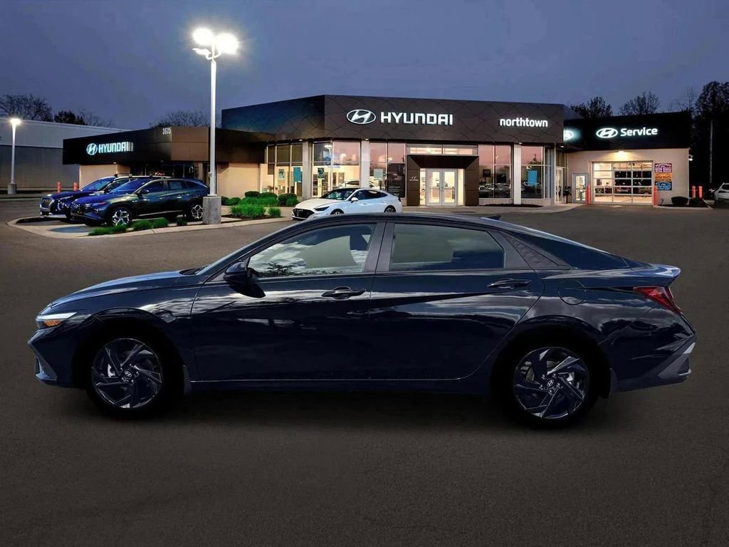 New 2026 Hyundai Elantra Sport image 3
