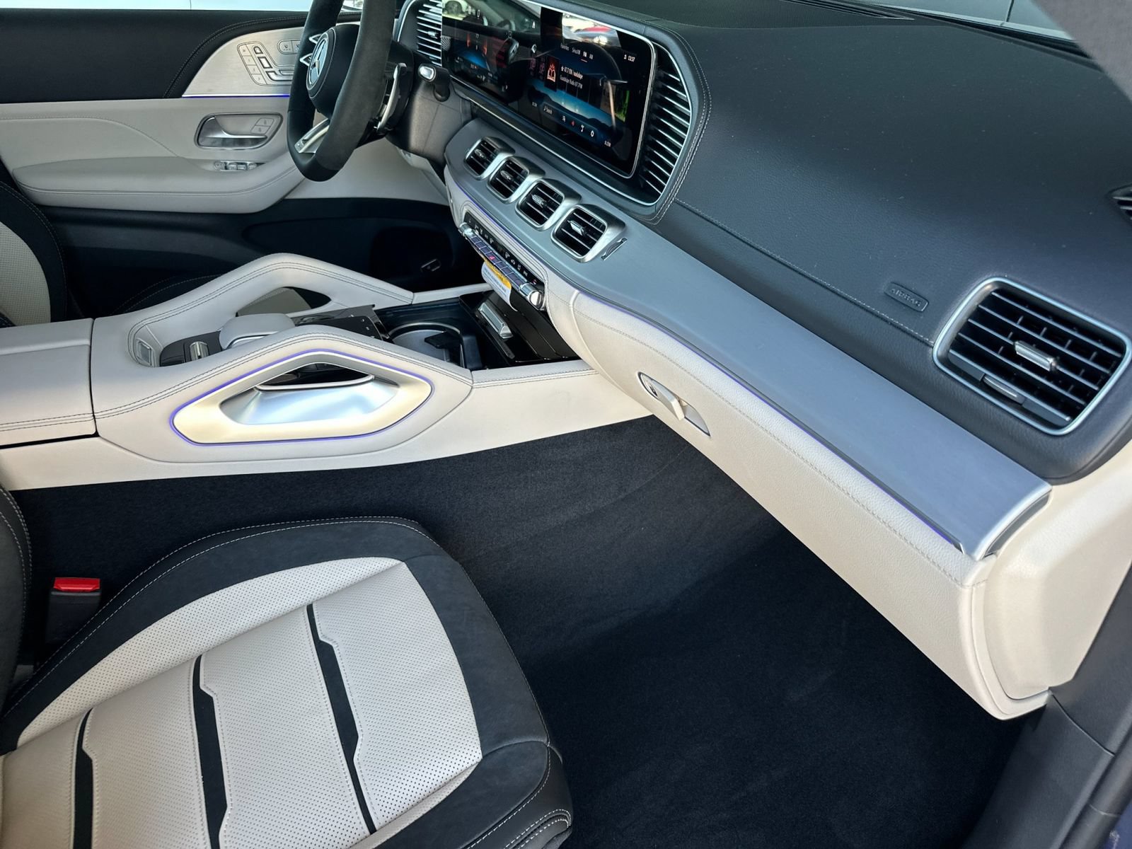 New 2026 Mercedes-Benz GLE 53 AMG 4MATIC Coupe image 16