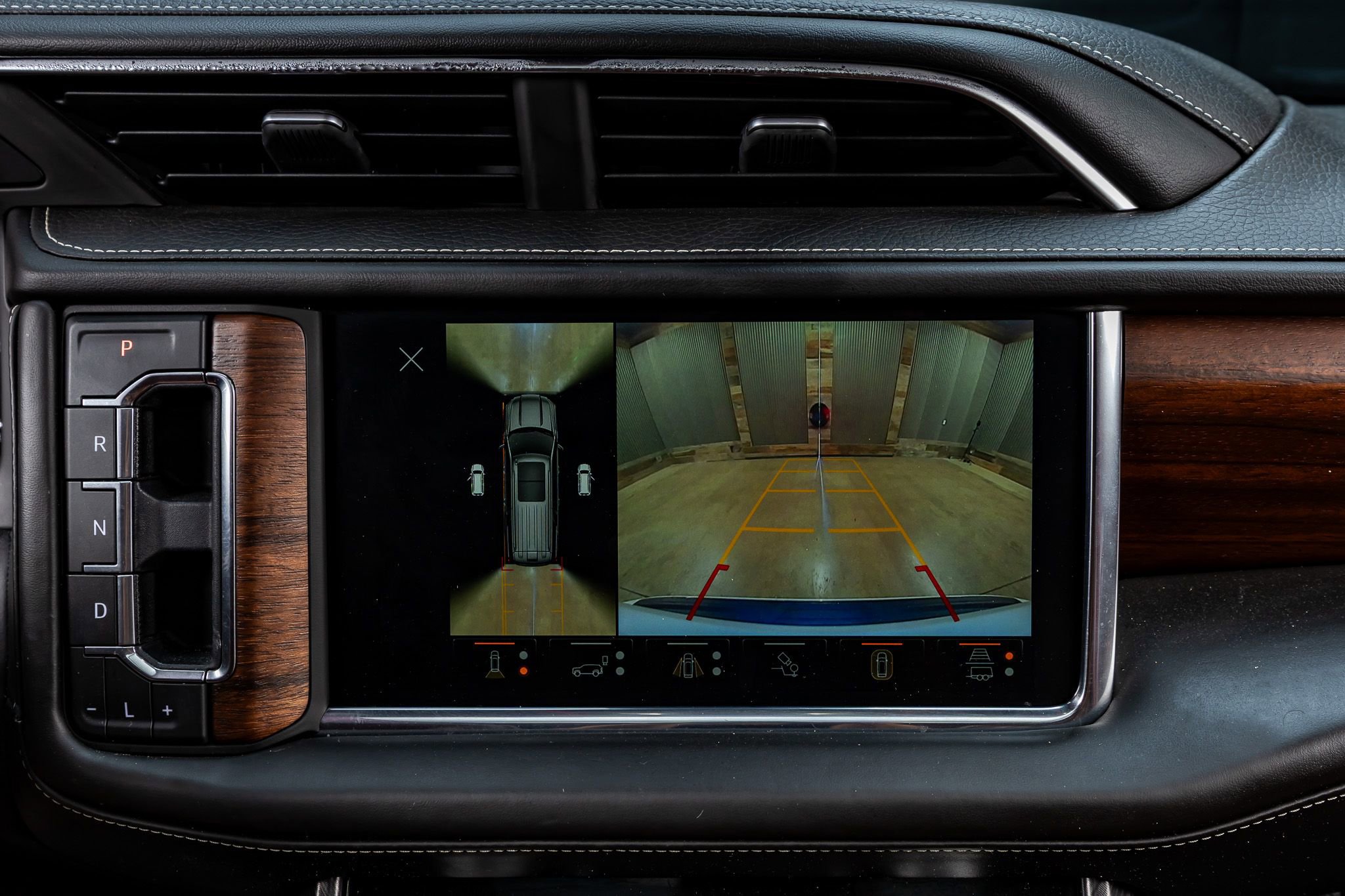 Used 2023 GMC Yukon XL Denali Ultimate image 25