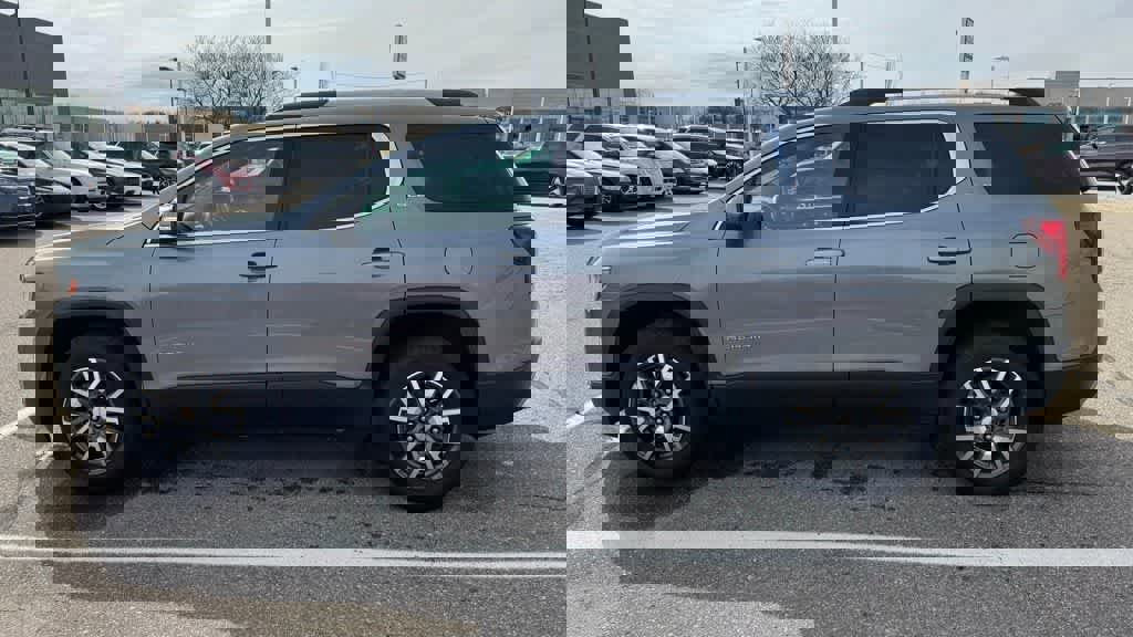 Used 2021 GMC Acadia SLE w/ Driver Convenience Package image 8