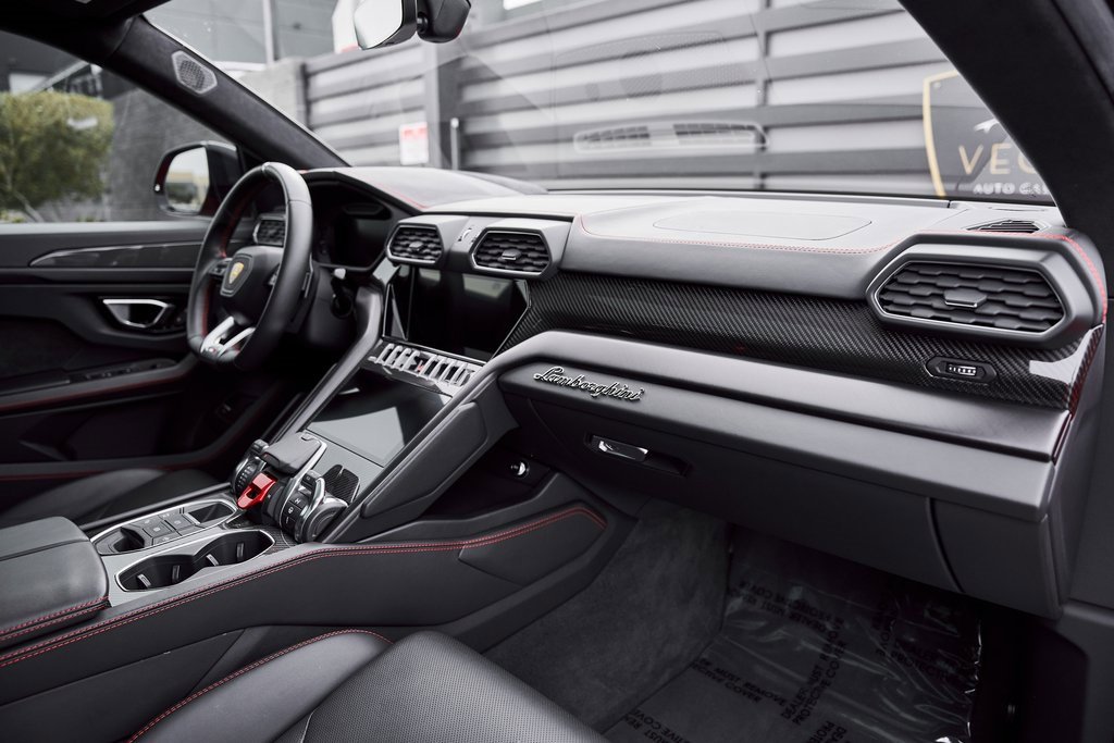 Used 2021 Lamborghini Urus image 42