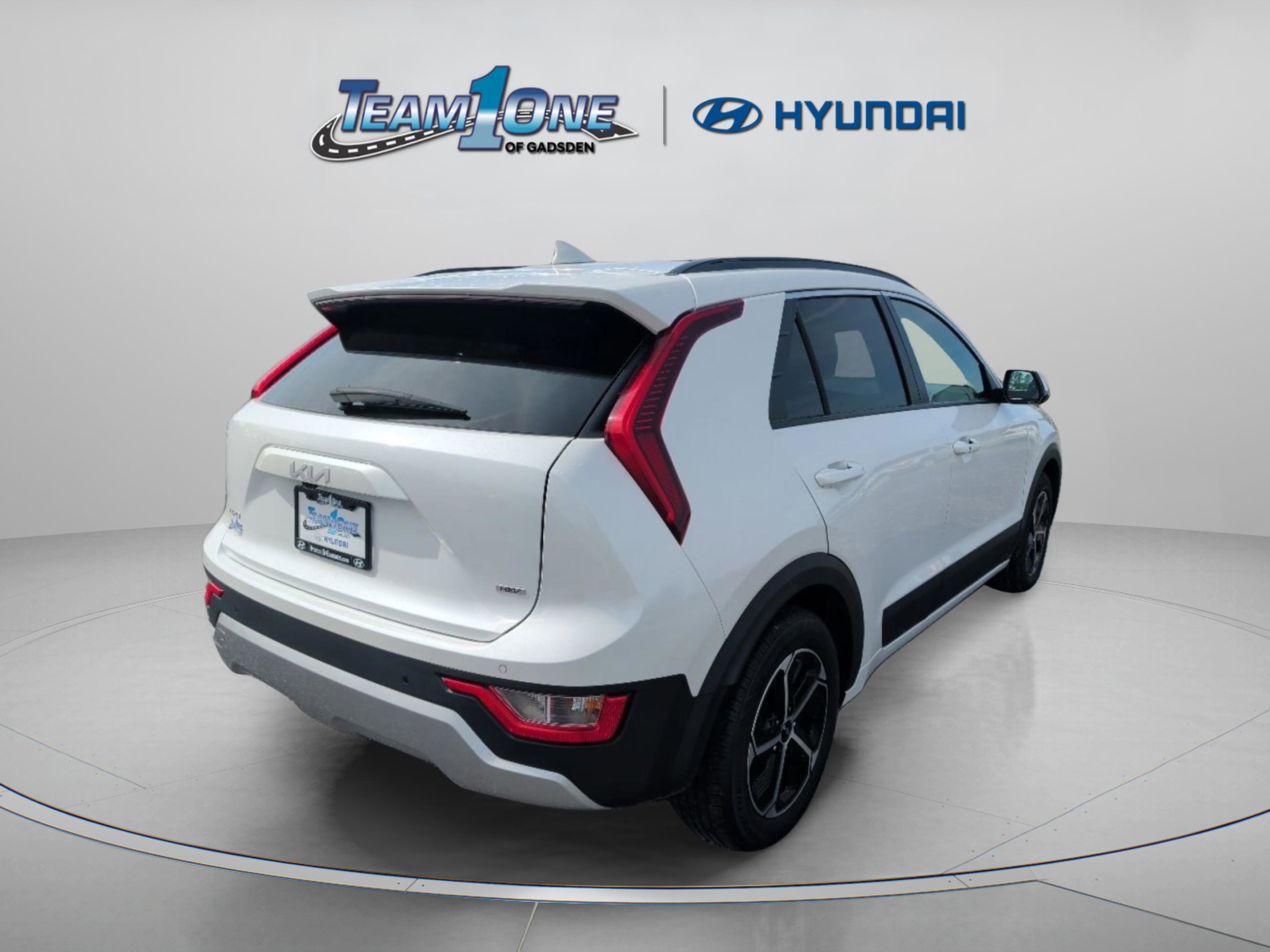 Used 2023 Kia Niro EX FWD image 8