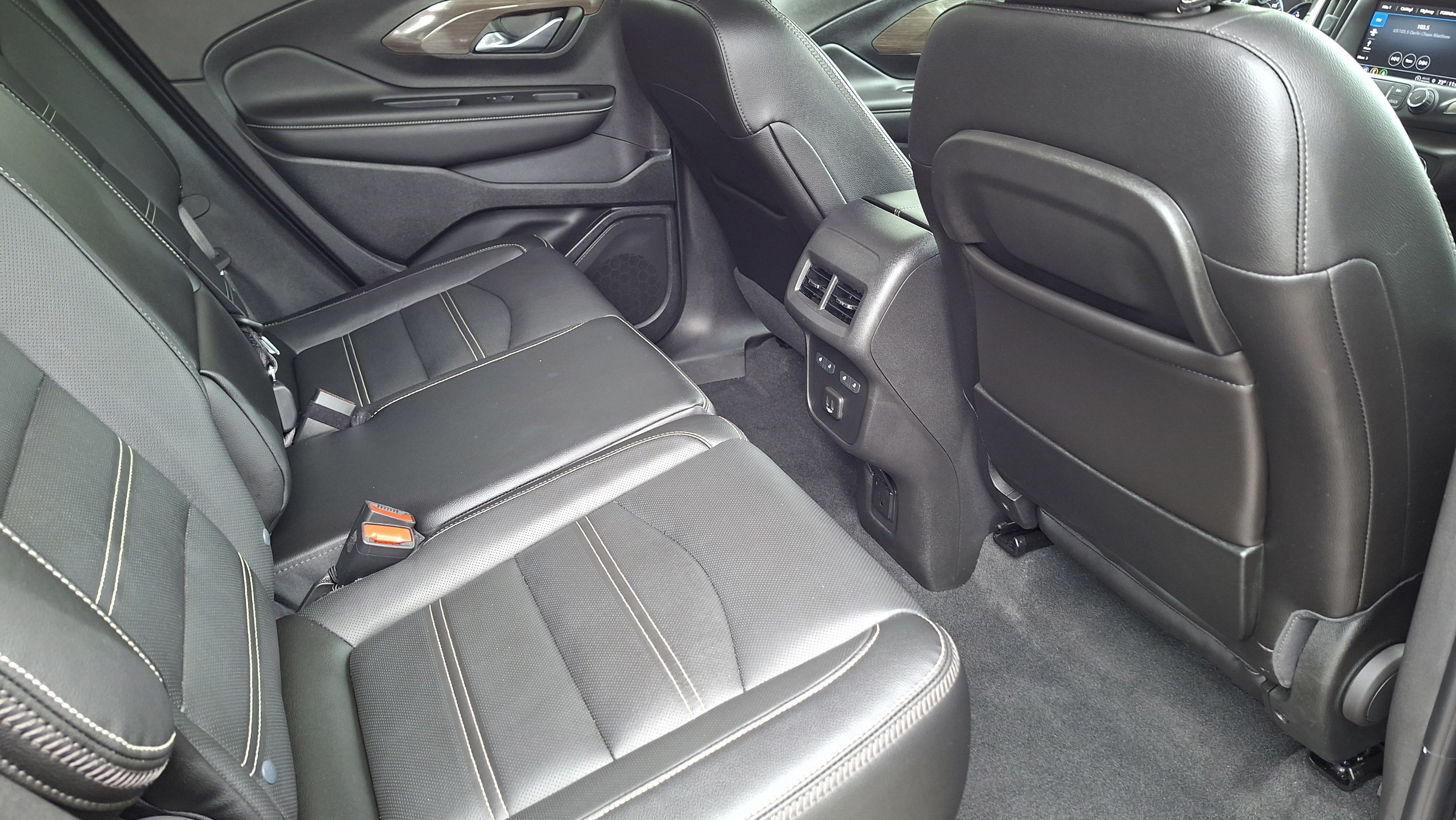 Used 2022 GMC Terrain Denali w/ Black Diamond Edition image 22