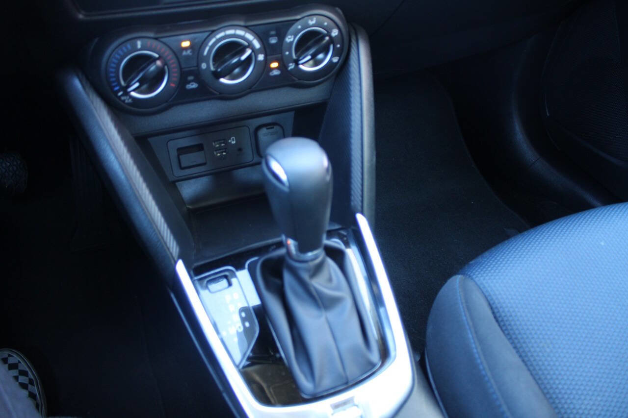 Used 2020 Toyota Yaris LE image 13