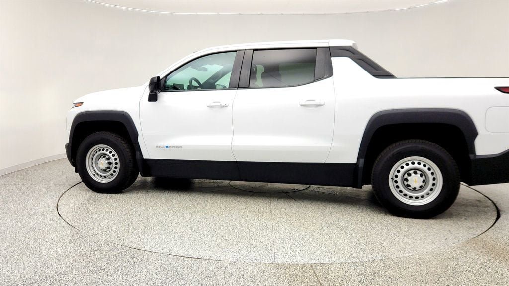 Used 2024 Chevrolet Silverado EV W/T AWD/4WD image 8
