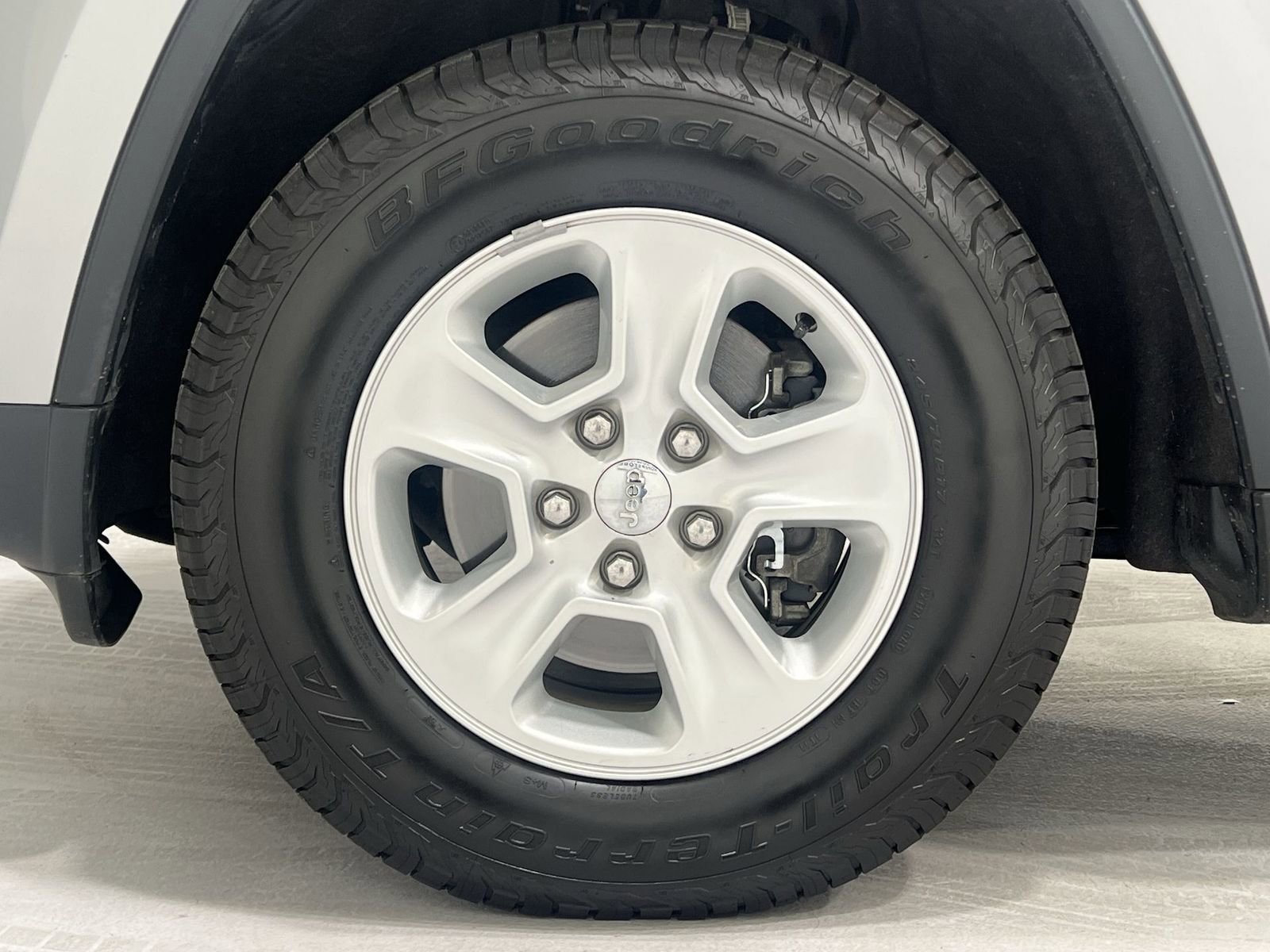 Used 2015 Jeep Grand Cherokee Laredo w/ Quick Order Package 23E image 10