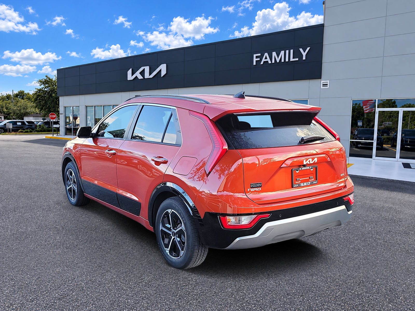 Certified 2023 Kia Niro FWD image 4