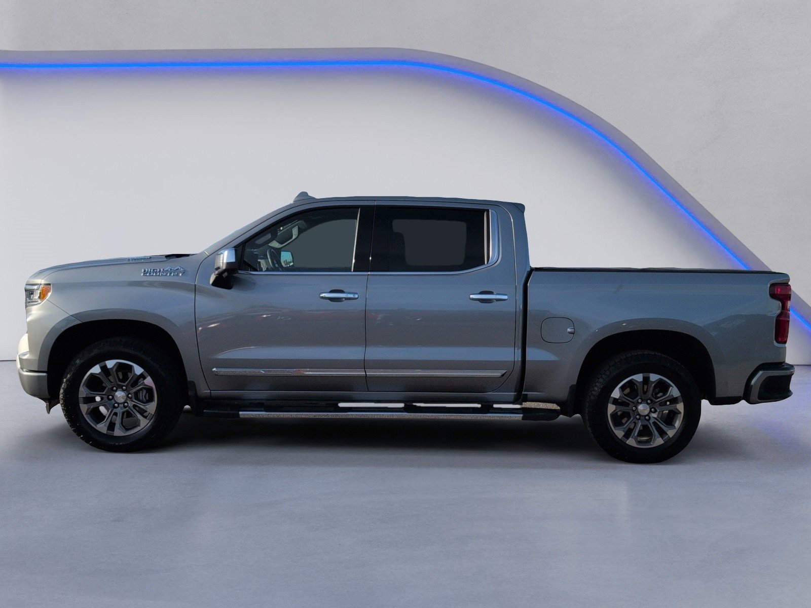 Used 2024 Chevrolet Silverado 1500 High Country w/ Z71 Off-Road Package image 12