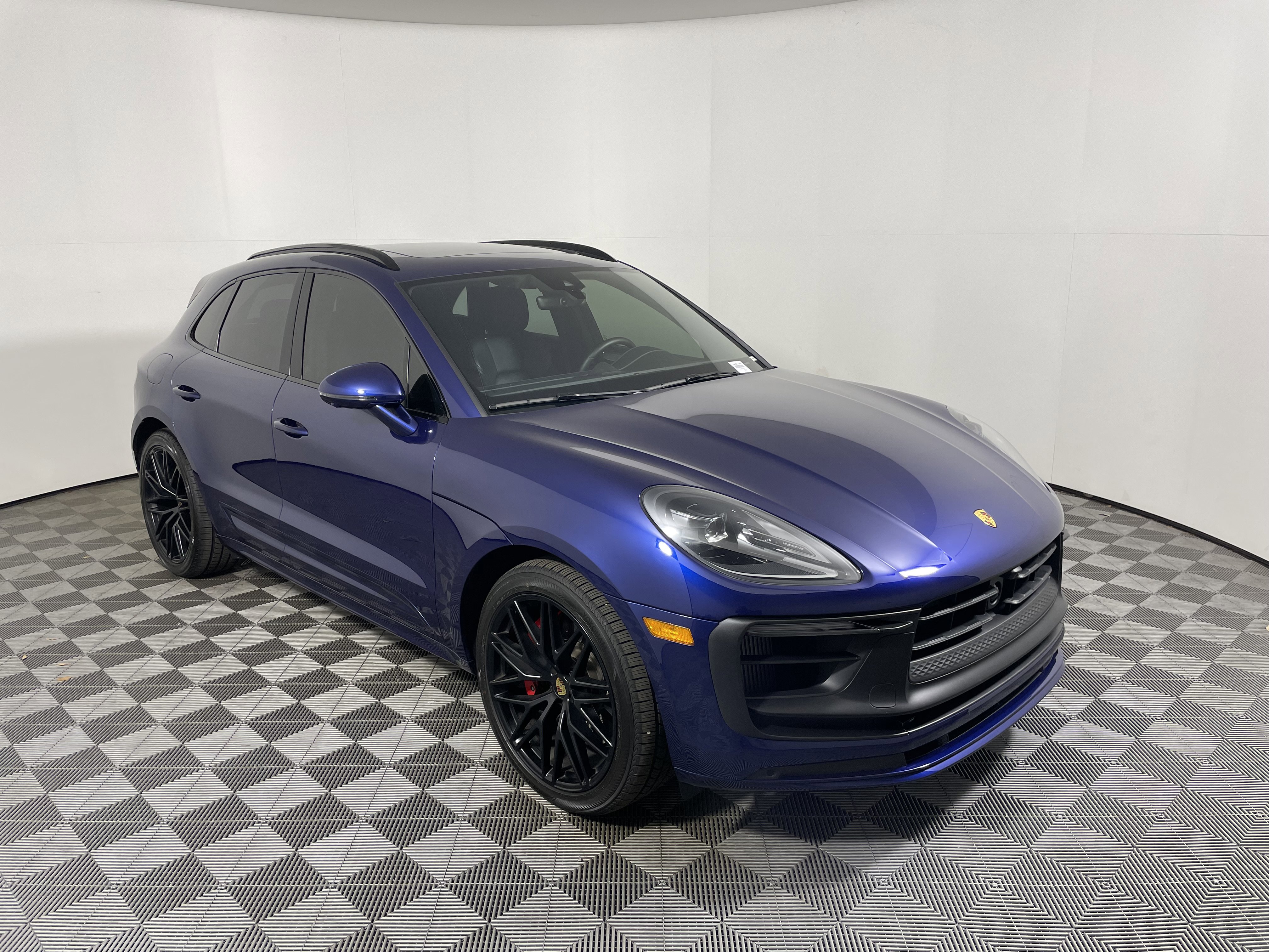 Certified 2023 Porsche Macan GTS image 9