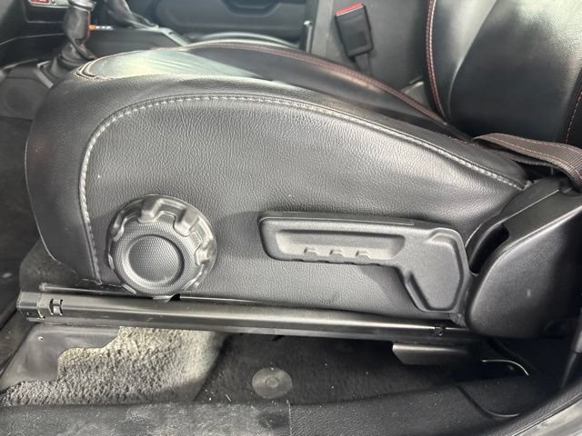 Used 2021 Jeep Wrangler Unlimited Rubicon w/ Cold Weather Group AWD/4WD image 17