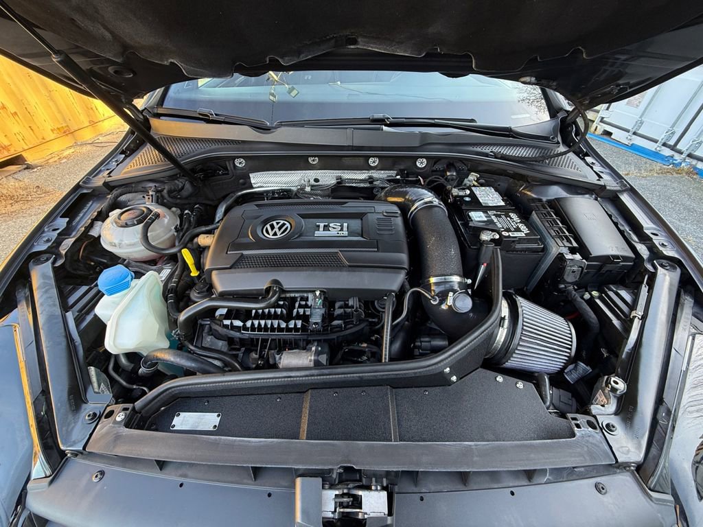 Used 2019 Volkswagen Golf R 4-Door image 24