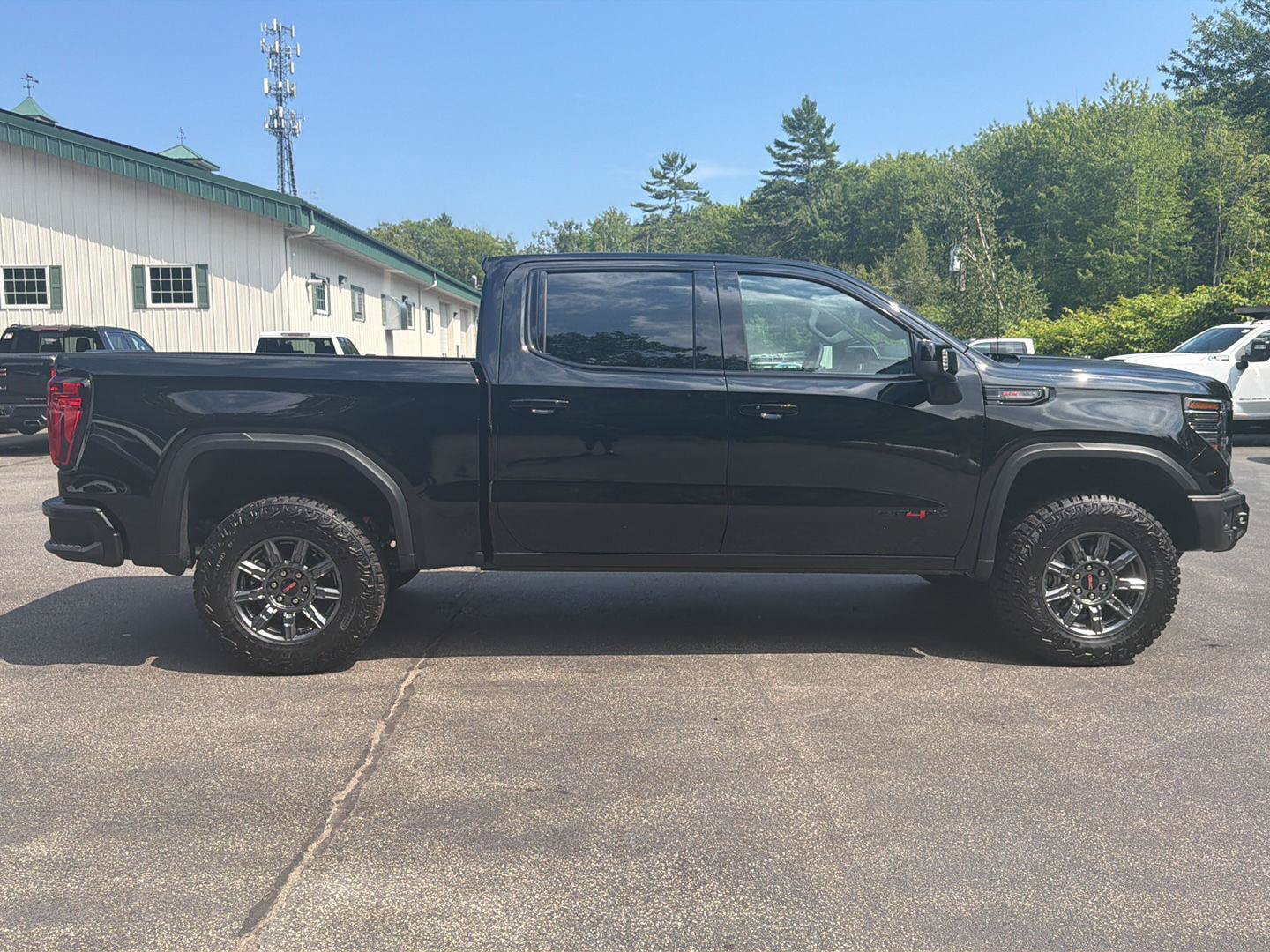 New 2026 GMC Sierra 1500 AT4X w/ LPO, Black Badging Package AWD/4WD image 6